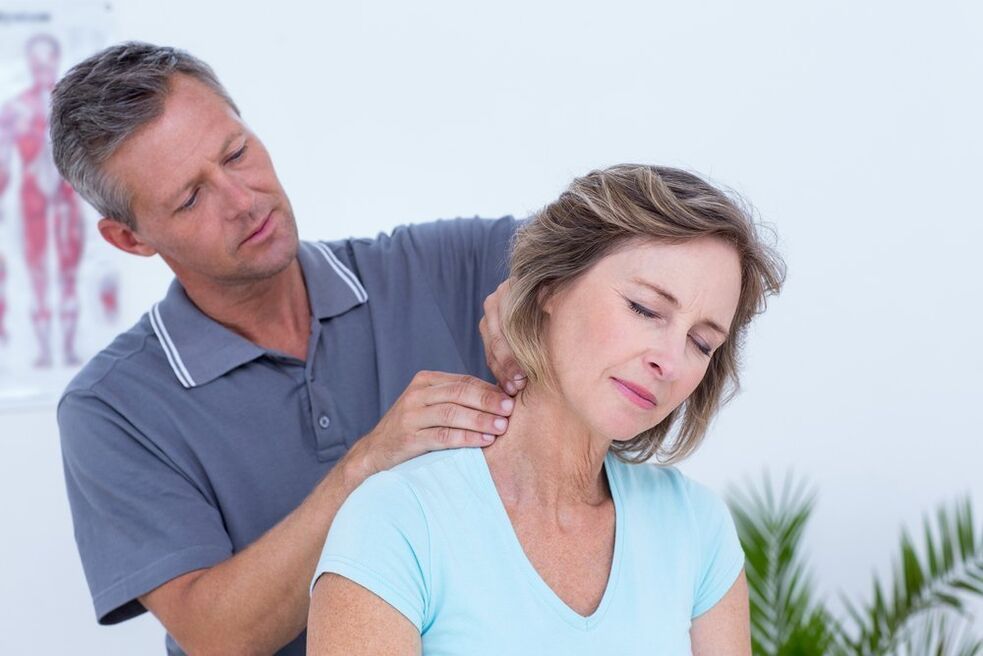 exercices et massage du cou pour l'ostéochondrose